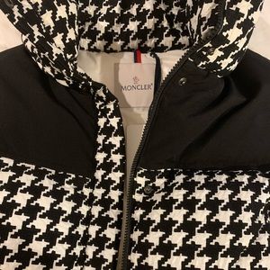 Black/white Puffer Moncler Jacket